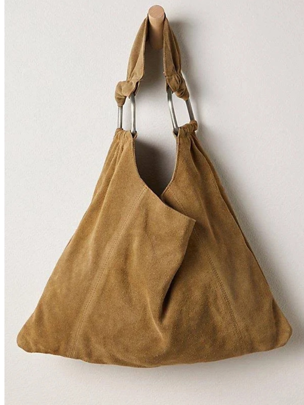 Bobbi Slouch Suede Tote
Free People
NWOT
Color - SAND
SOlLDOUT